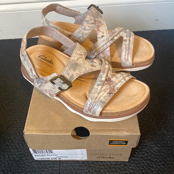 Clarks Shoes - Clarks Brynn step sand floral adjustable sandal size 7